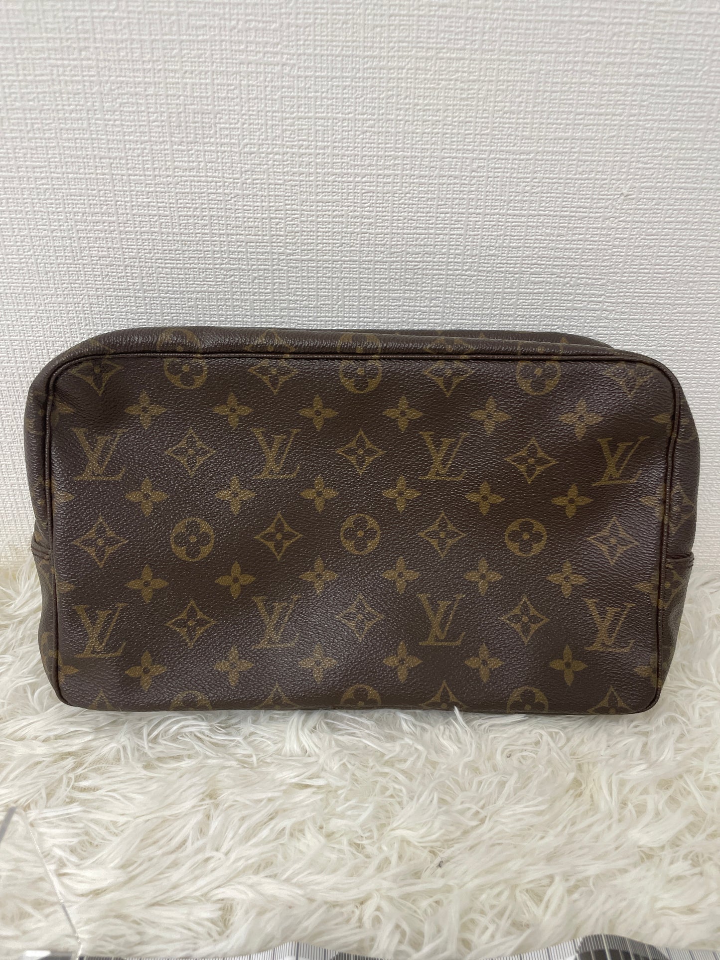 Louis Vuitton Brown Pouches A-16185