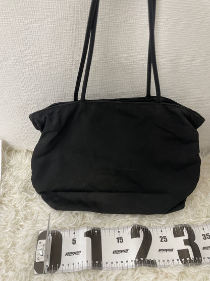 Prada Black Tote Bags A-16194