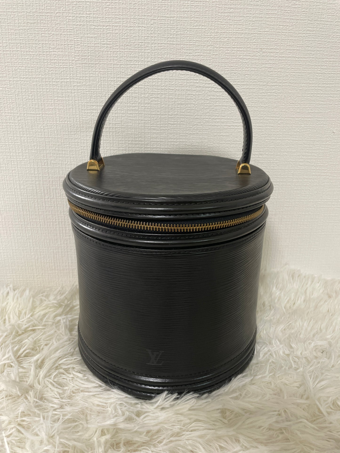 Louis Vuitton Black Handle Bags A-16198