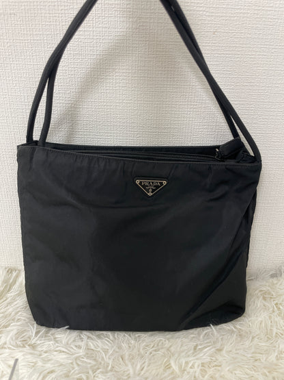 Prada Black Tote Bags A-16210