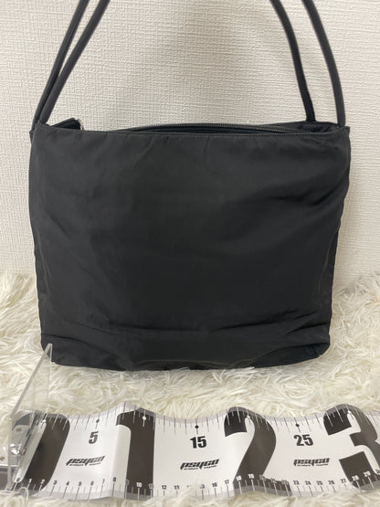 Prada Black Tote Bags A-16210