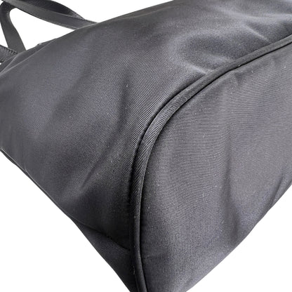 Fendi Black Handle Bags A-16211