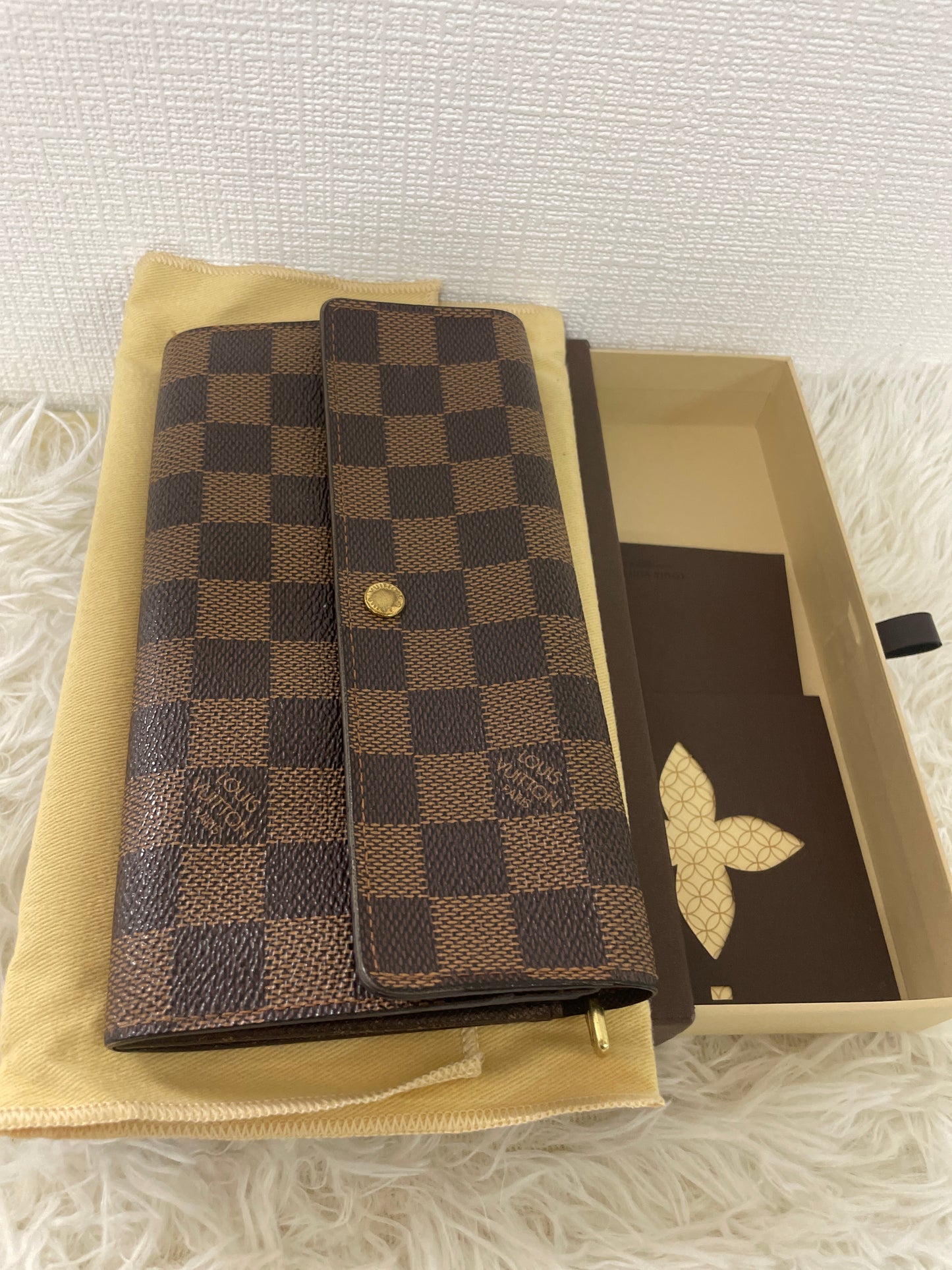 Louis Vuitton Multicolor Wallets A-16218