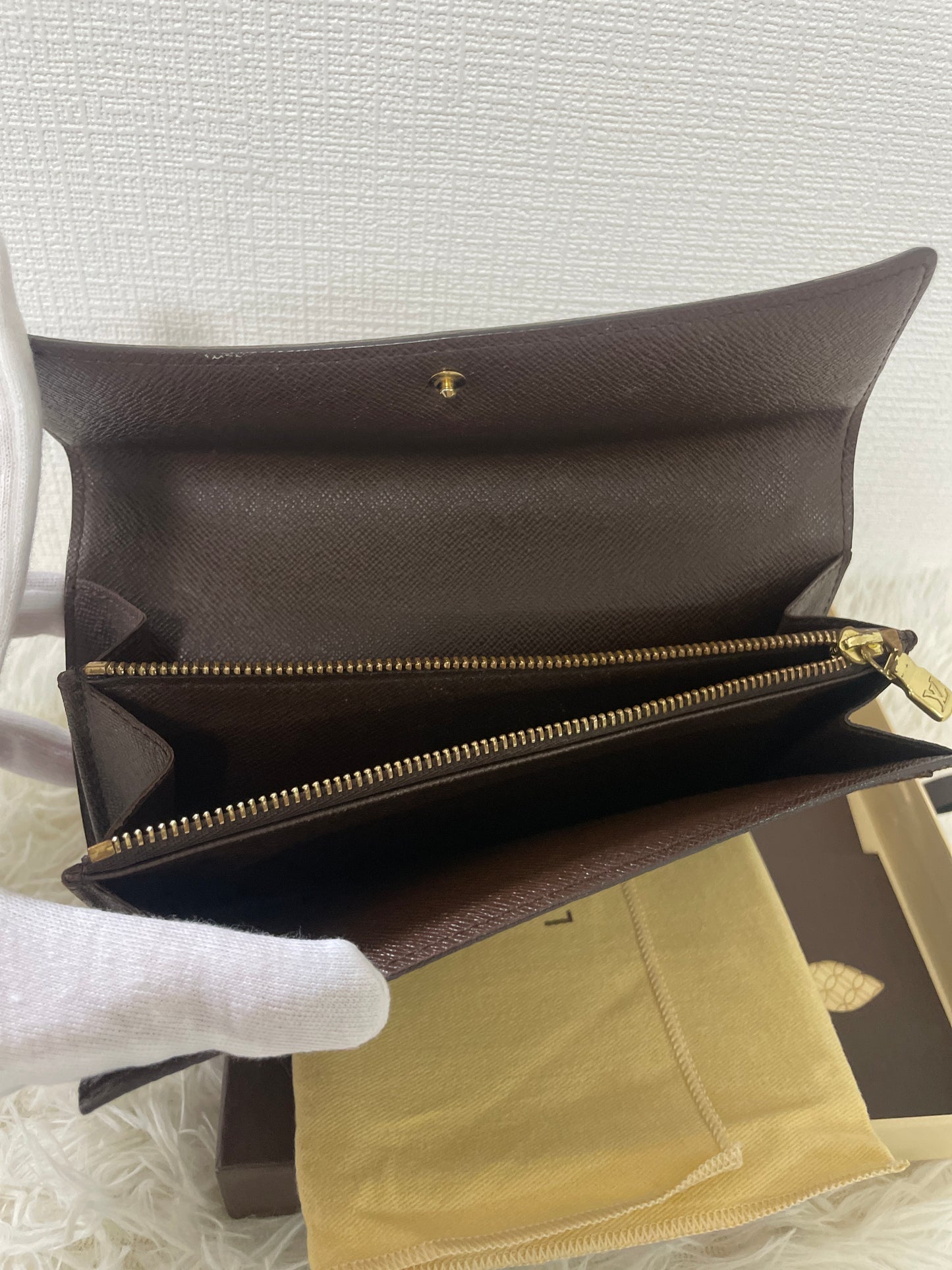 Louis Vuitton Multicolor Wallets A-16218