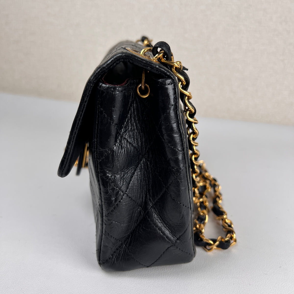 Chanel Black Shoulder Bags A-16247