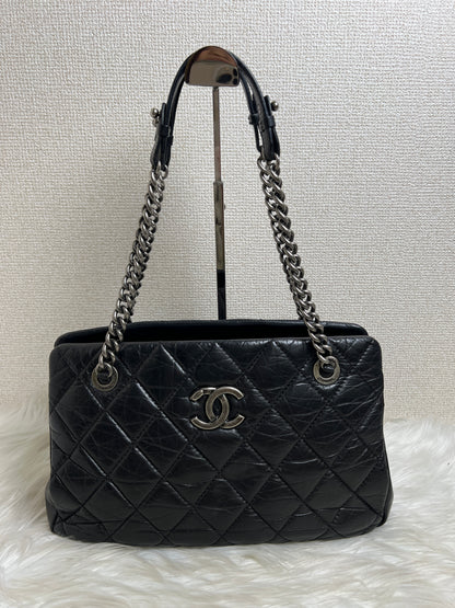 Chanel Black Shoulder Bags A-16249