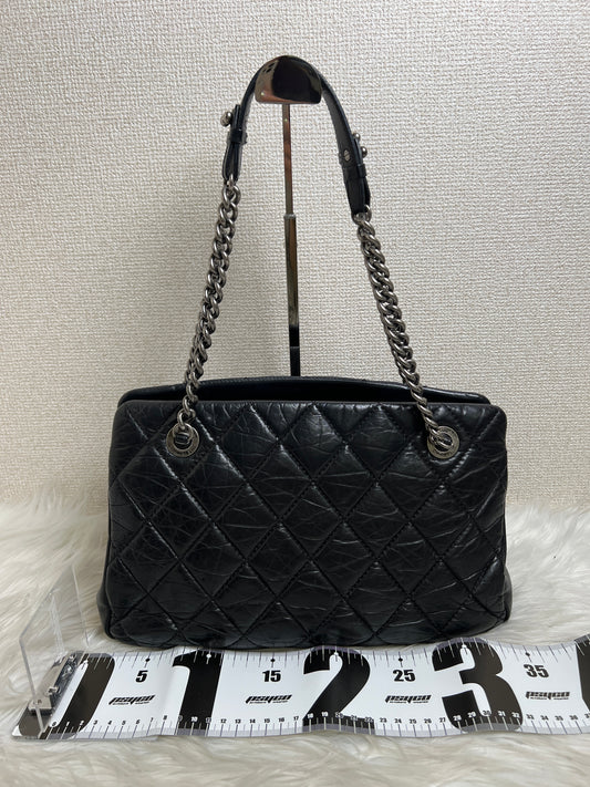 Chanel Black Shoulder Bags A-16249