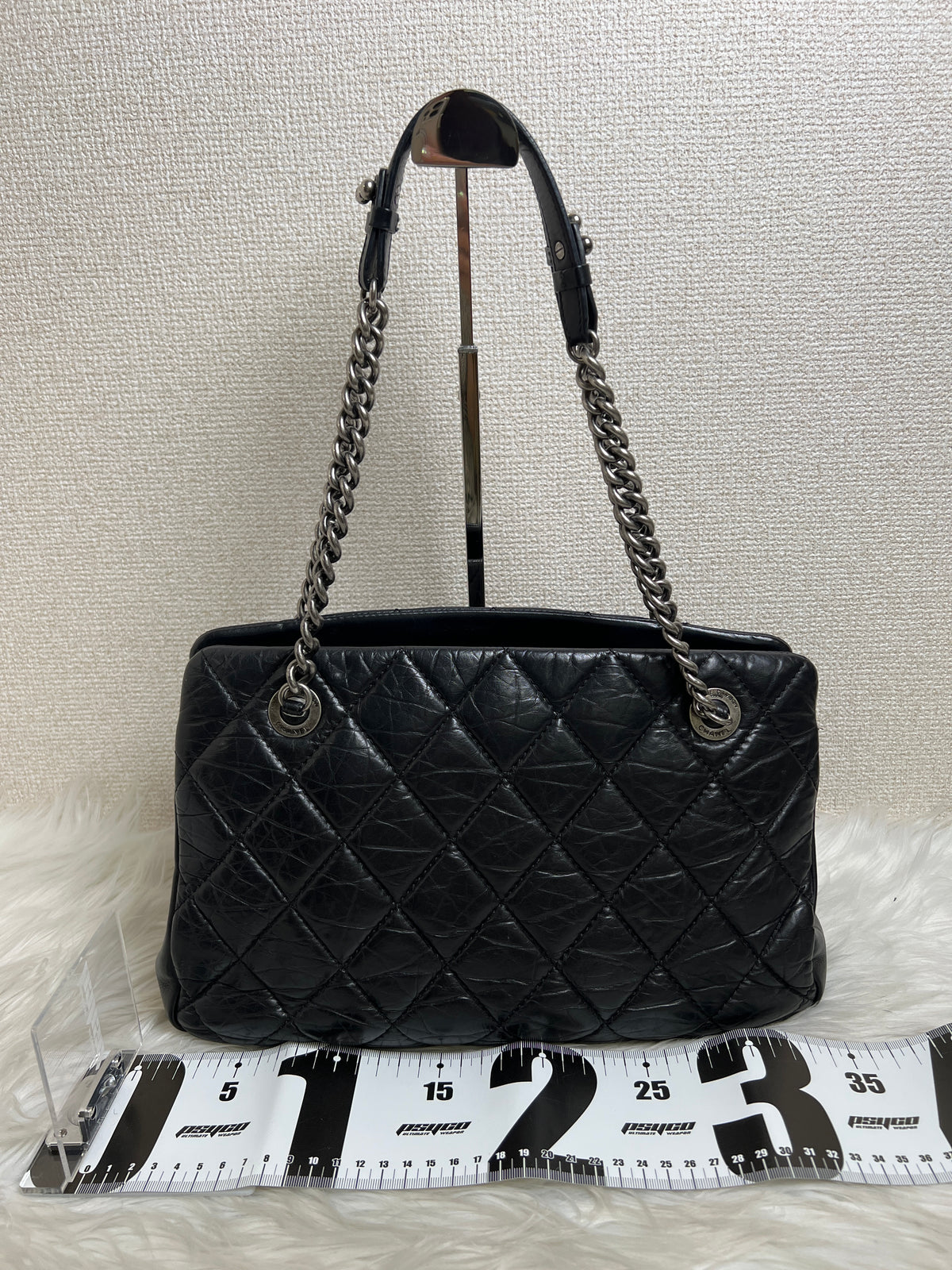 Chanel Black Shoulder Bags A-16249