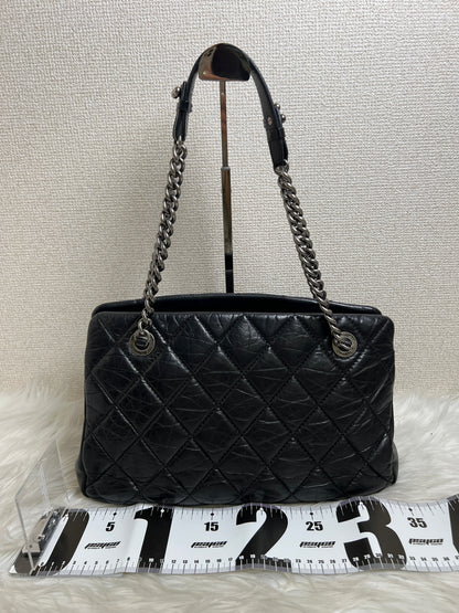 Chanel Black Shoulder Bags A-16249