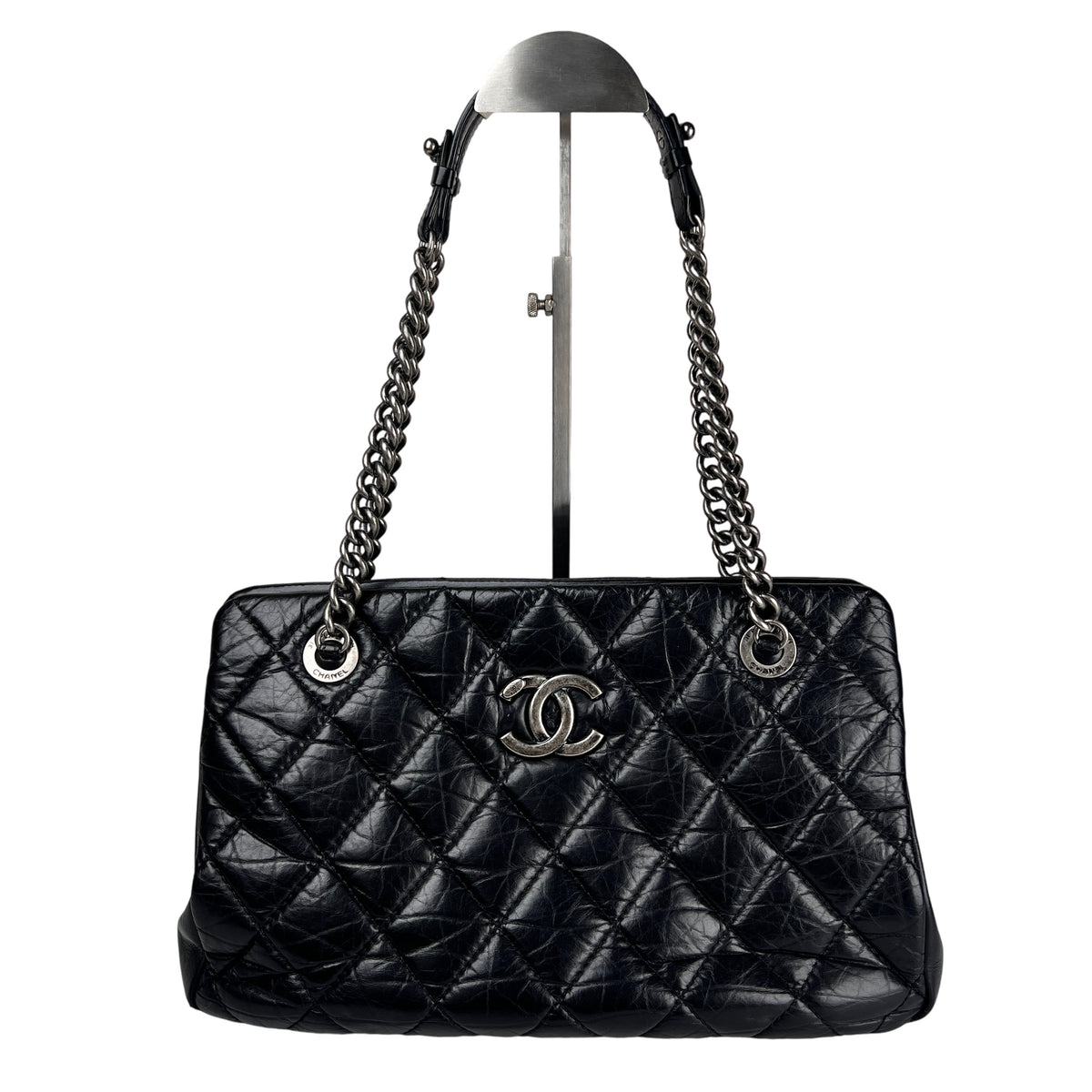 Chanel Black Shoulder Bags A-16249