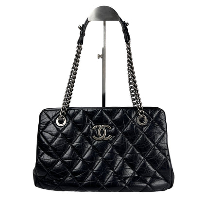 Chanel Black Shoulder Bags A-16249