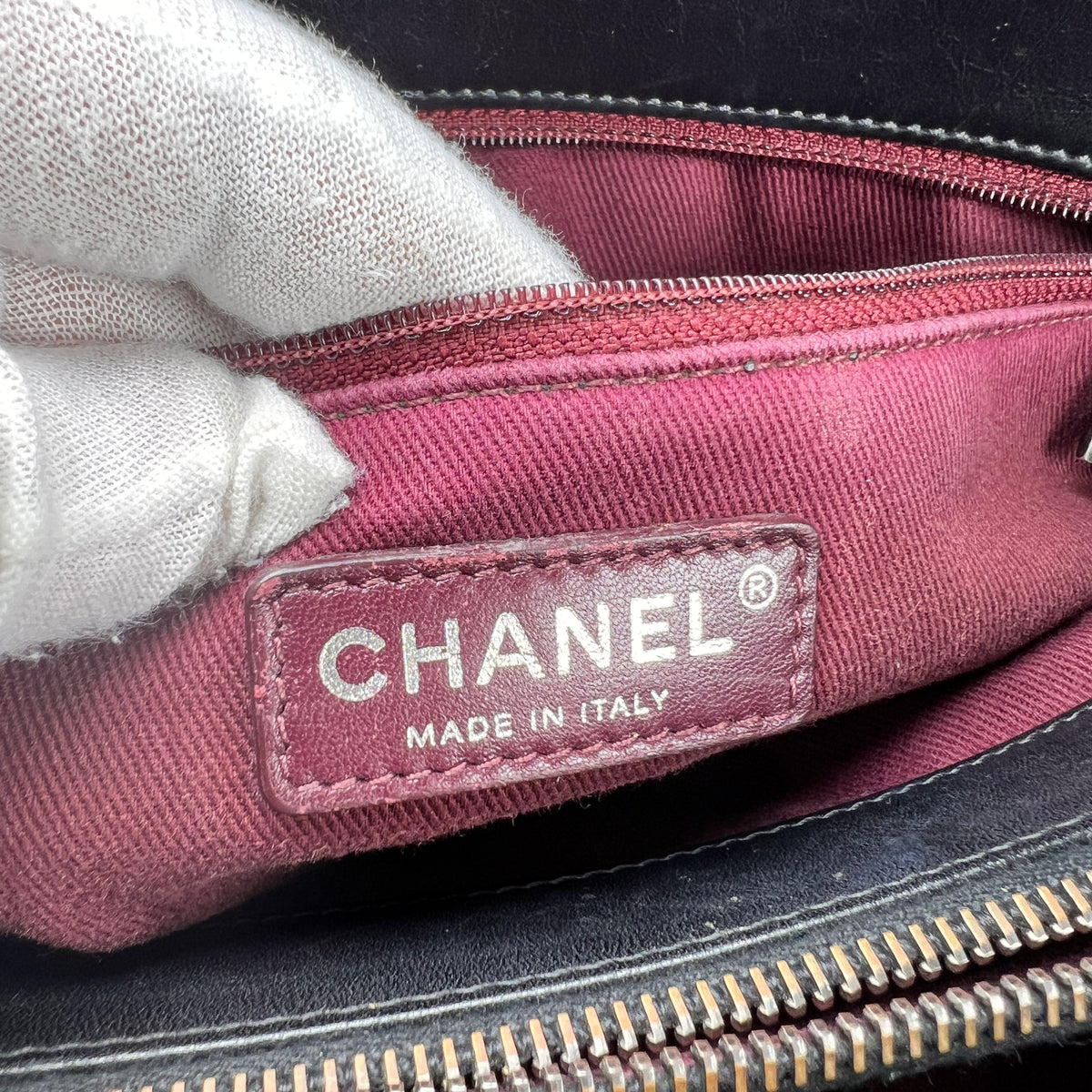 Chanel Black Shoulder Bags A-16249