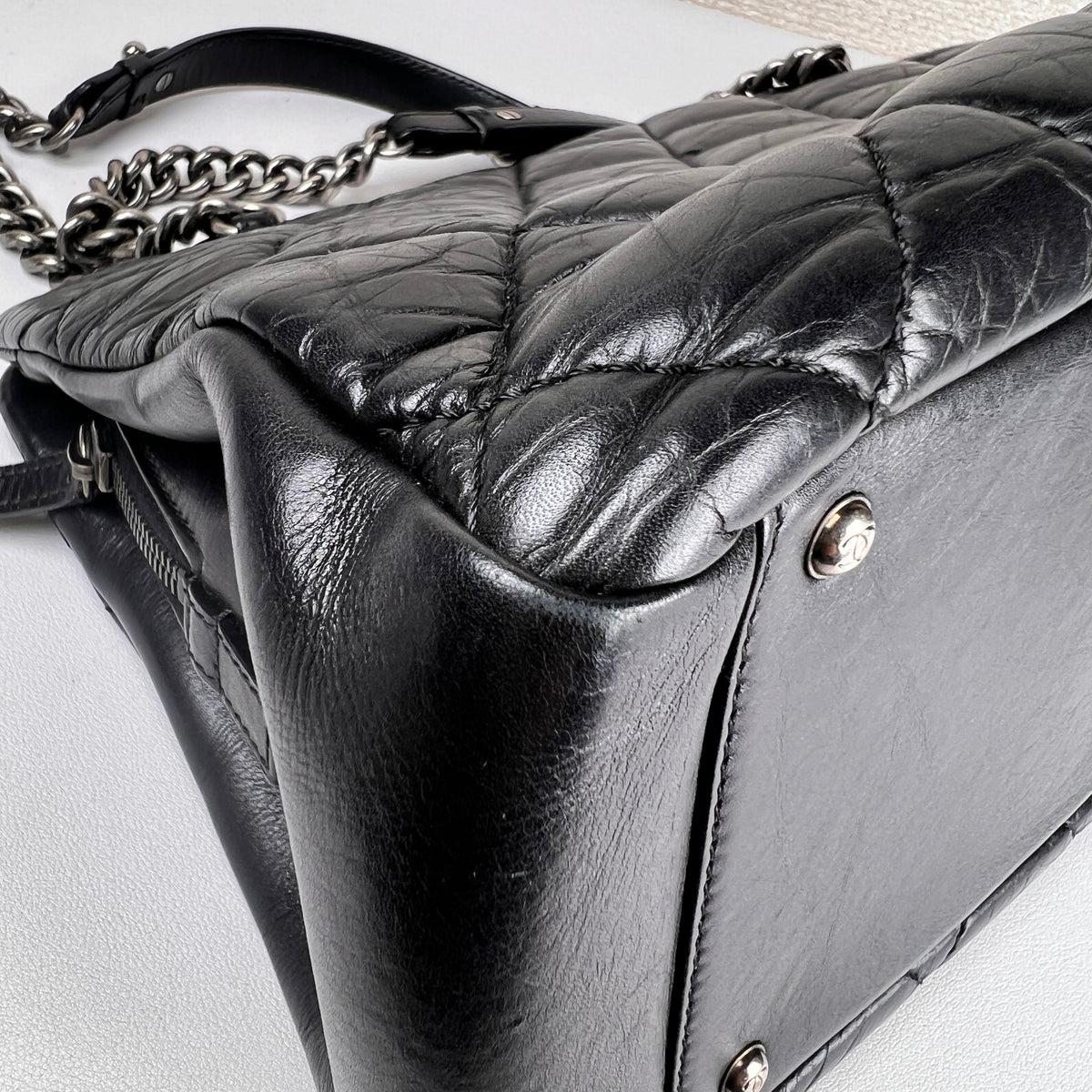 Chanel Black Shoulder Bags A-16249