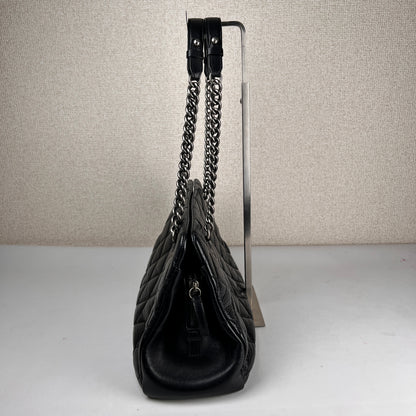 Chanel Black Shoulder Bags A-16249
