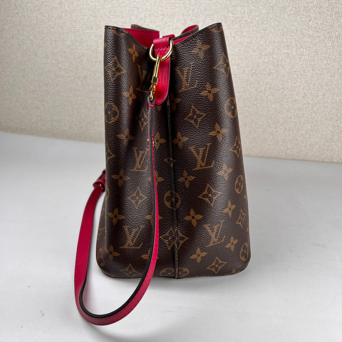 Louis Vuitton Brown Shoulder Bags A-16251