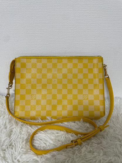 Louis Vuitton Yellow Shoulder Bags A-16263