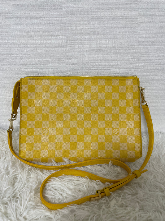 Louis Vuitton Yellow Shoulder Bags A-16263