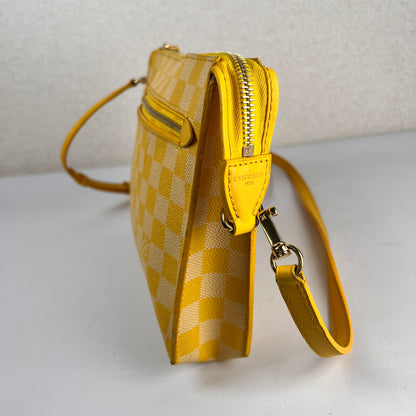 Louis Vuitton Yellow Shoulder Bags A-16263