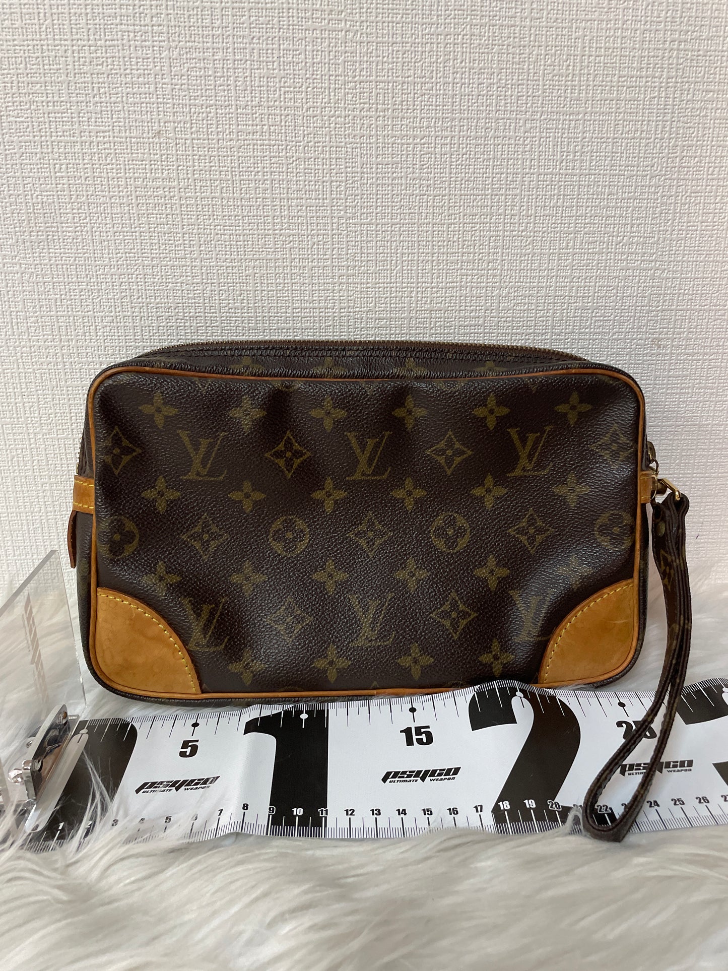 Louis Vuitton Brown Shoulder Bags A-16266