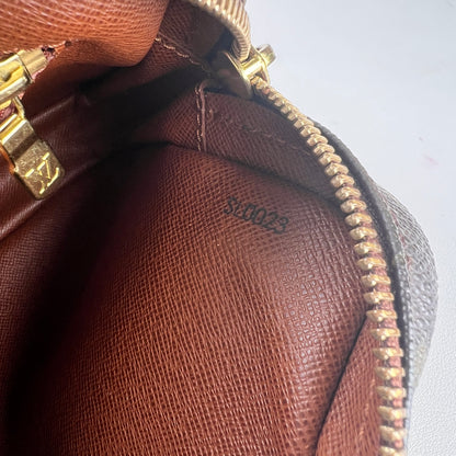 Louis Vuitton Brown Shoulder Bags A-16266