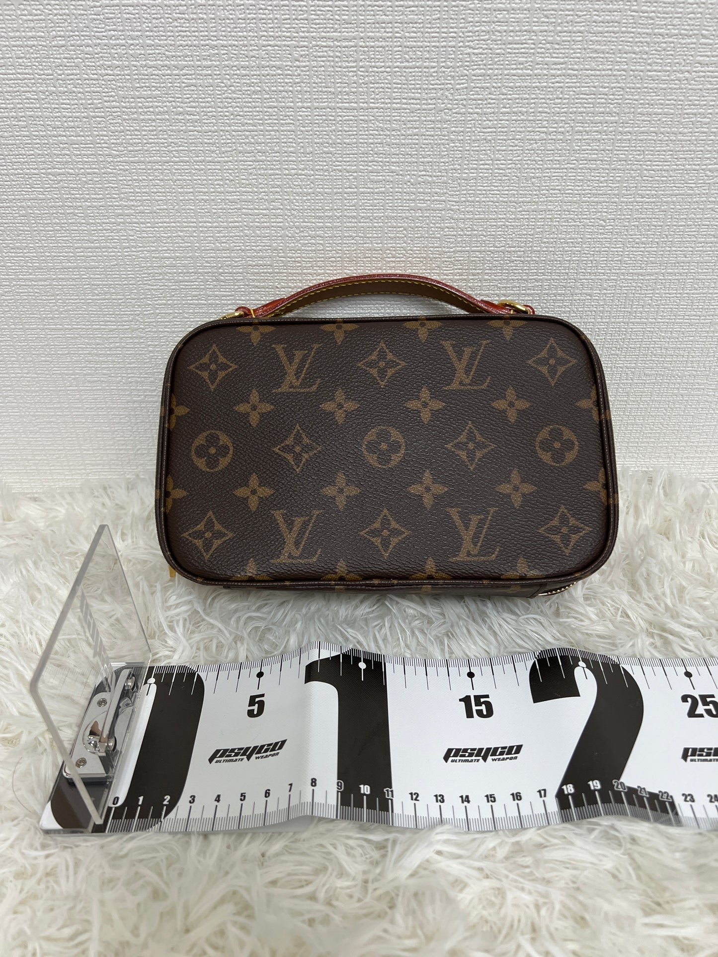 Louis Vuitton Brown Shoulder Bags A-16273