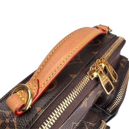 Louis Vuitton Brown Shoulder Bags A-16273