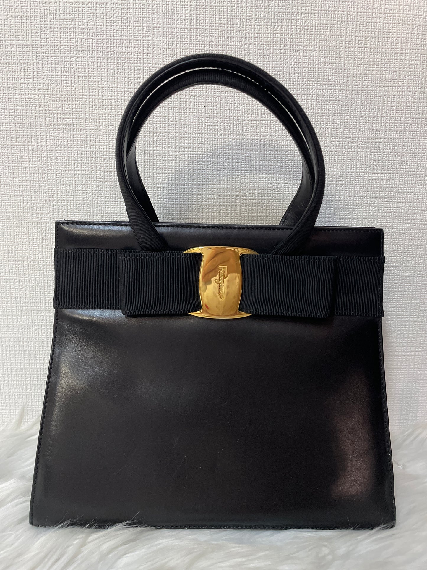 Ferragamo Black Handle Bags A-16274