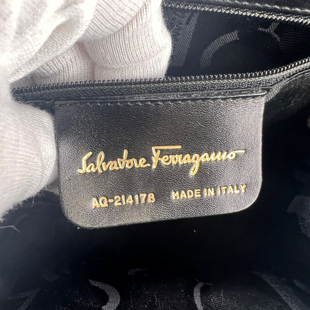 Ferragamo Black Handle Bags A-16274