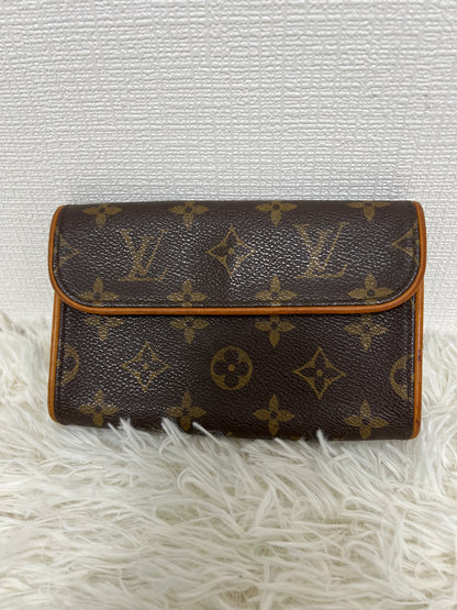 Louis Vuitton Brown Shoulder Bags A-16289