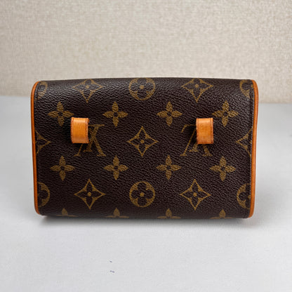 Louis Vuitton Brown Shoulder Bags A-16289