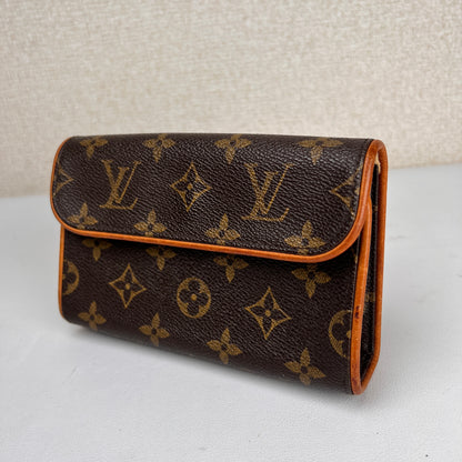 Louis Vuitton Brown Shoulder Bags A-16289
