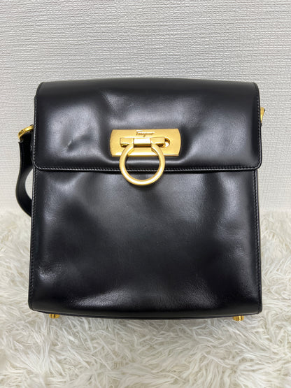 Ferragamo Black Shoulder Bags A-16290