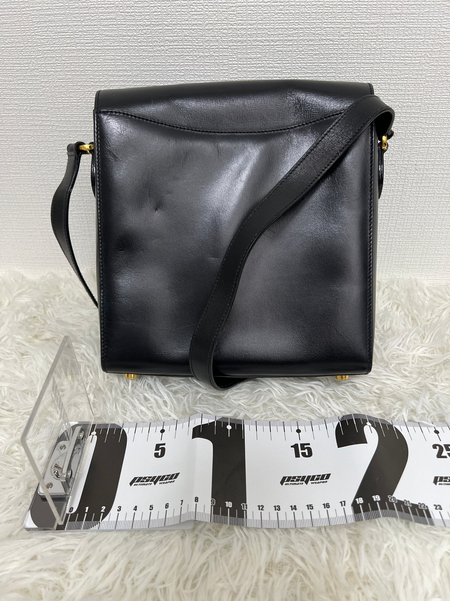 Ferragamo Black Shoulder Bags A-16290