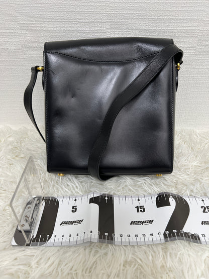 Ferragamo Black Shoulder Bags A-16290
