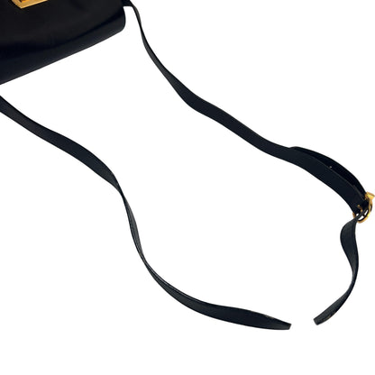 Ferragamo Black Shoulder Bags A-16290