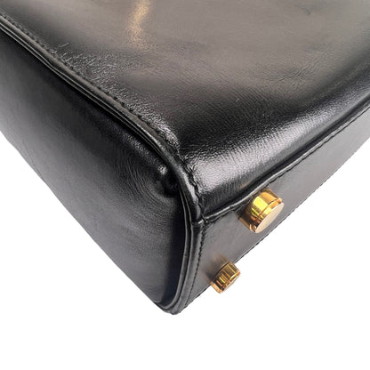 Ferragamo Black Shoulder Bags A-16290