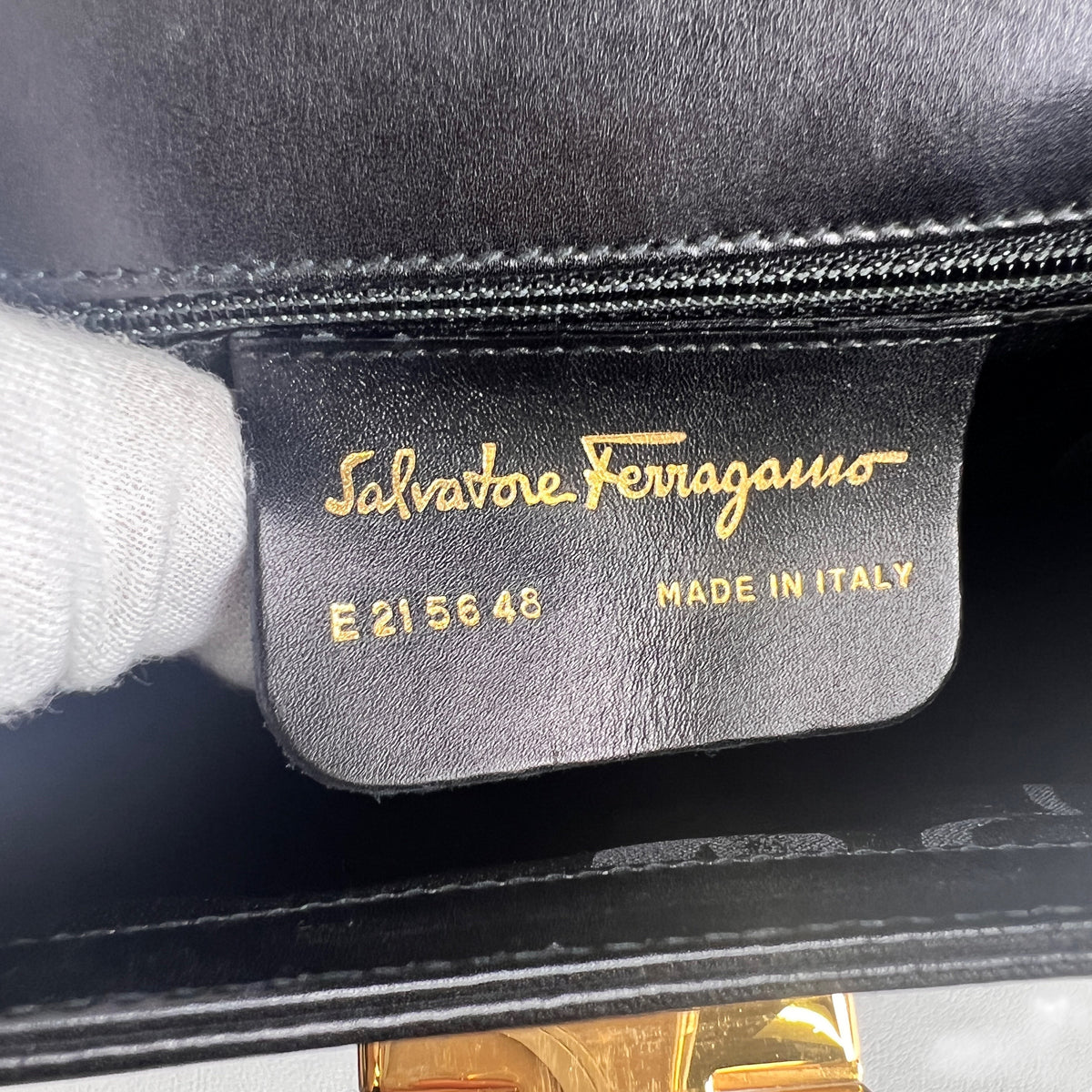 Ferragamo Black Shoulder Bags A-16290