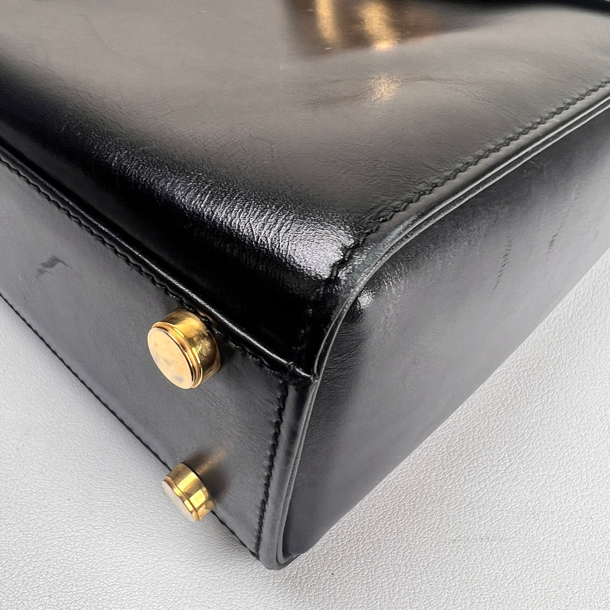 Ferragamo Black Shoulder Bags A-16290