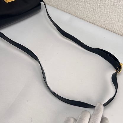 Ferragamo Black Shoulder Bags A-16290