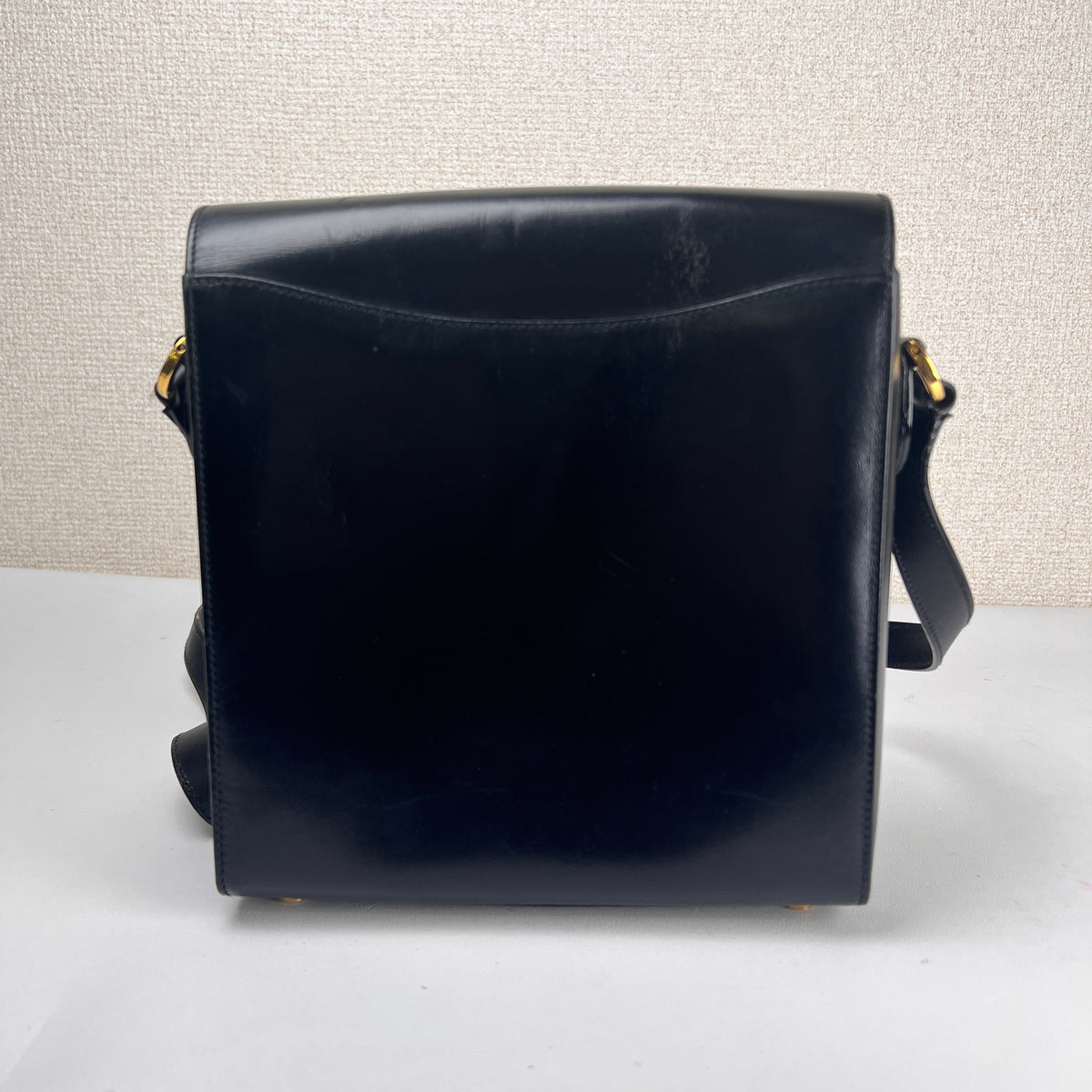 Ferragamo Black Shoulder Bags A-16290