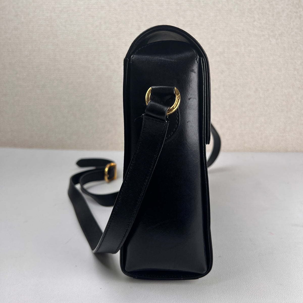 Ferragamo Black Shoulder Bags A-16290