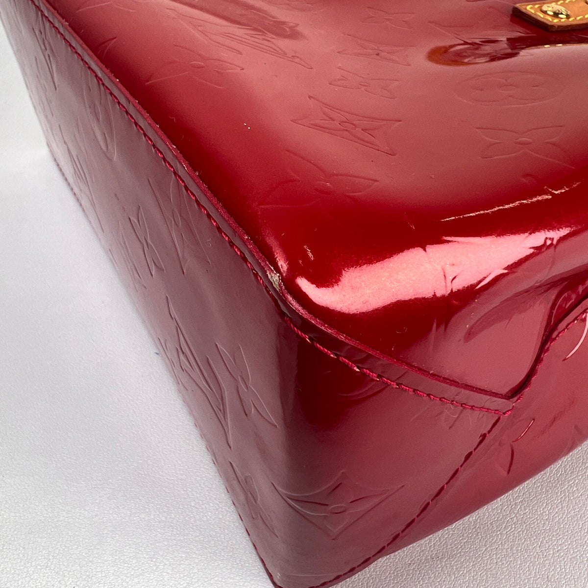 Louis Vuitton Red Shoulder Bags A-16293