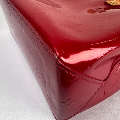 Louis Vuitton Red Shoulder Bags A-16293