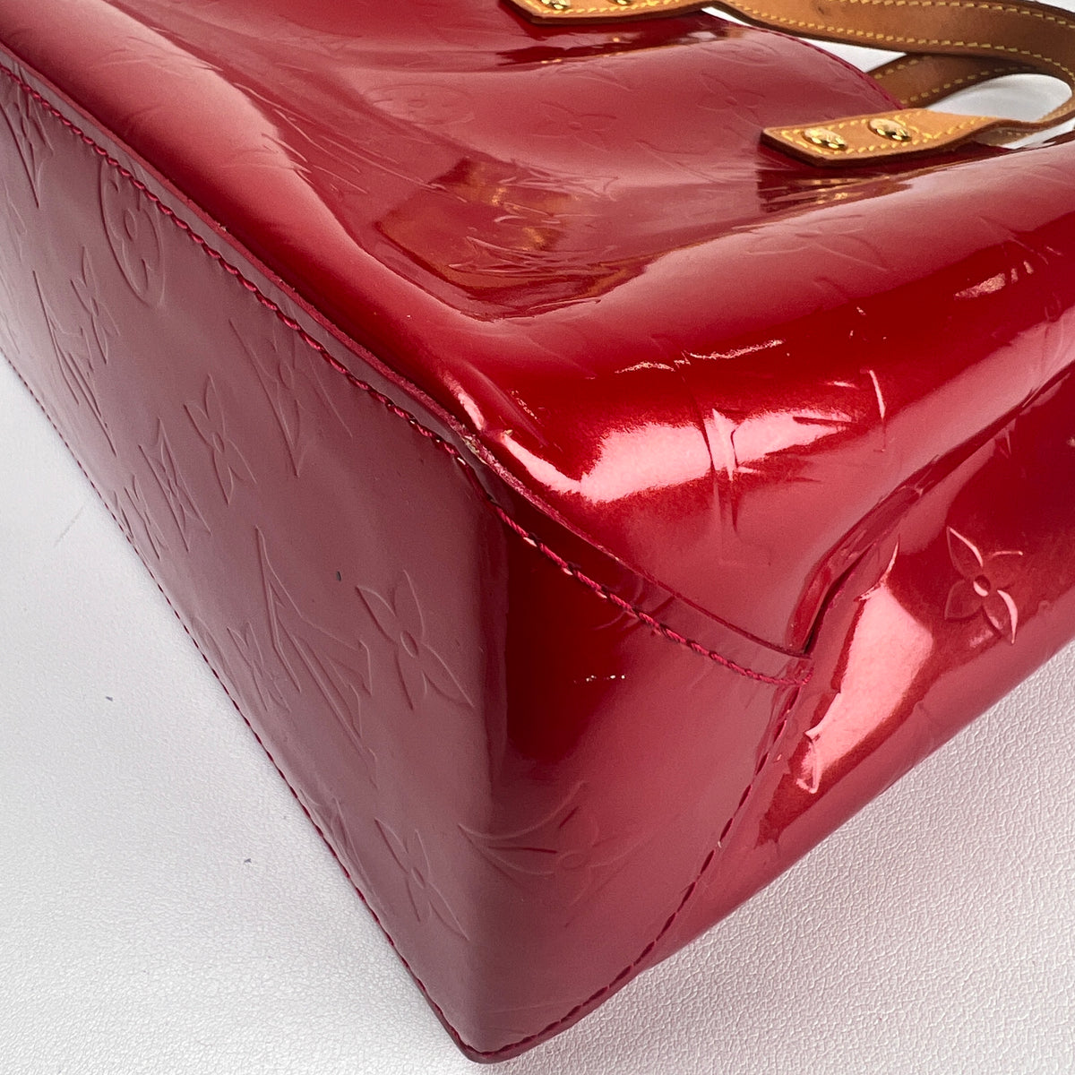 Louis Vuitton Red Shoulder Bags A-16293