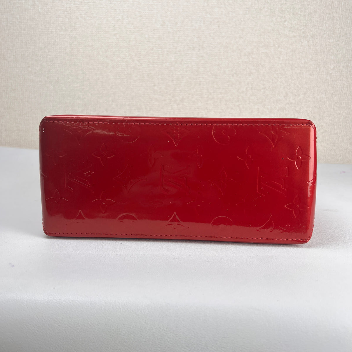 Louis Vuitton Red Shoulder Bags A-16293