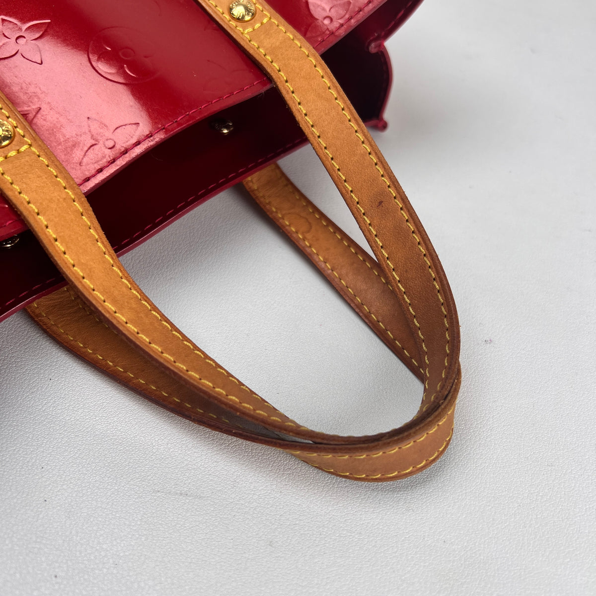 Louis Vuitton Red Shoulder Bags A-16293