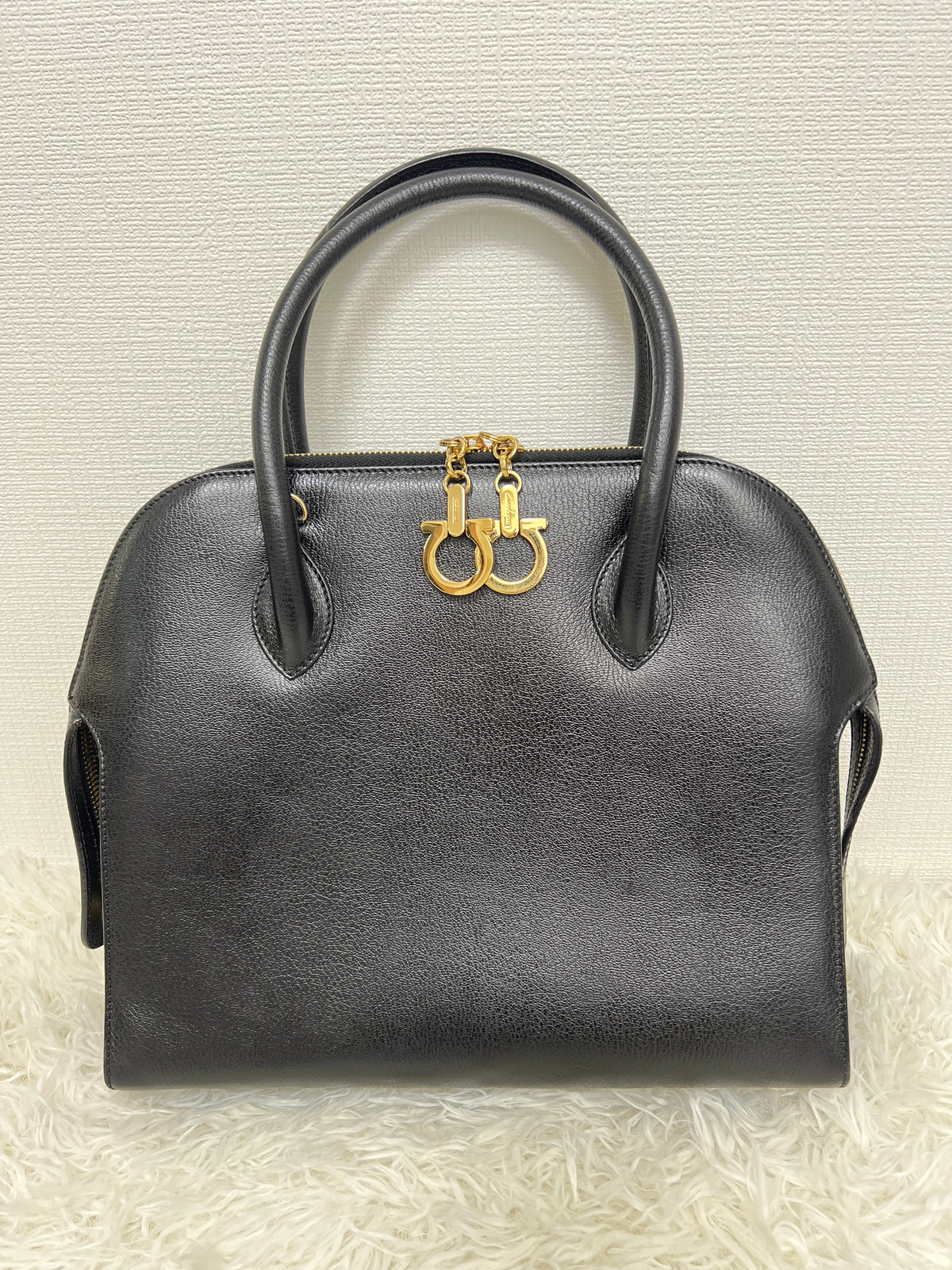 Ferragamo Black Handle Bags A-16298