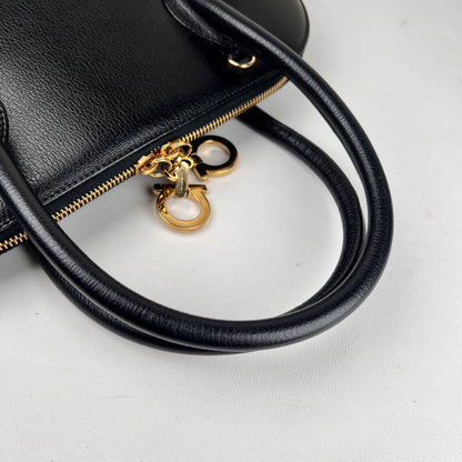 Ferragamo Black Handle Bags A-16298