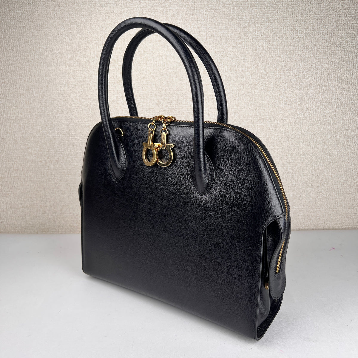 Ferragamo Black Handle Bags A-16298