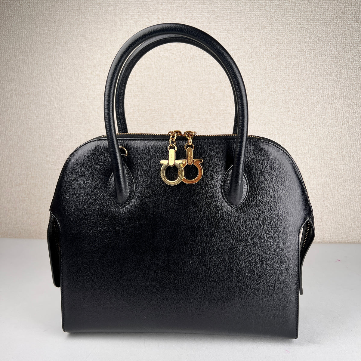 Ferragamo Black Handle Bags A-16298